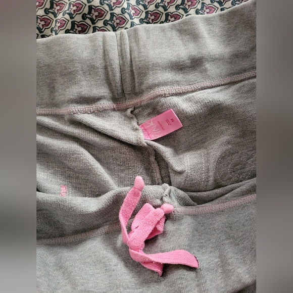 Vs pink vintage crop sweatpants, size medium. - Picture 8 of 14
